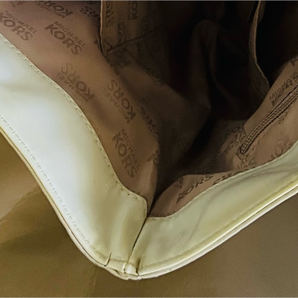 Beautiful Micheal Kors bag - Picture 15 of 16